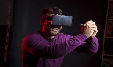 VR Headsets Bring Hope to California Prisons