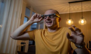 Snap Expands SPECS AR Glasses With New AI Features
